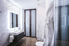 GG Good Game Corral del Carbon Apartment