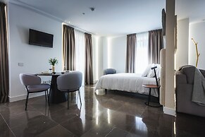 GG Good Game Corral del Carbon Apartment