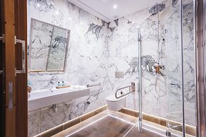 GG Good Game Corral del Carbon Apartment