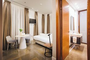 GG Good Game Corral del Carbon Apartment