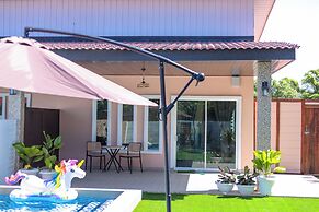 D' Village Cottage 2 – Private Pool Villas