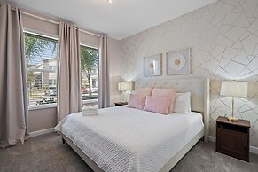 Gorgeous 6-bedroom House With Private Pool