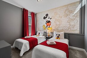 Gorgeous 6-bedroom House With Private Pool