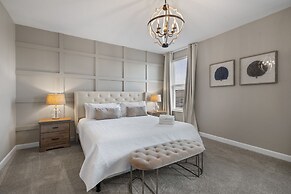 Gorgeous 6-bedroom House With Private Pool