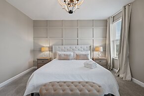 Gorgeous 6-bedroom House With Private Pool