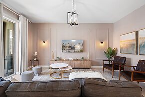 Gorgeous 6-bedroom House With Private Pool