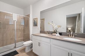 Gorgeous 6-bedroom House With Private Pool