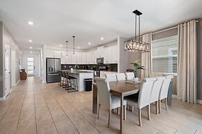 Gorgeous 6-bedroom House With Private Pool