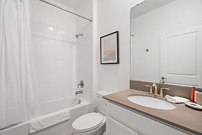 Gorgeous 6-bedroom House With Private Pool