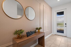 Gorgeous 6-bedroom House With Private Pool