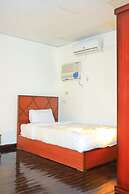 Downtown Kings Hotel