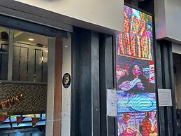 Downtown Kings Hotel