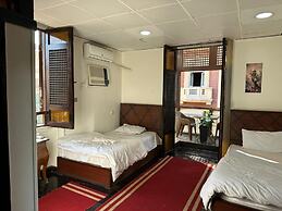 Downtown Kings Hotel