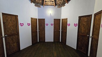 Melo Party Hostel La Barra