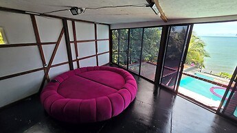 Melo Party Hostel La Barra