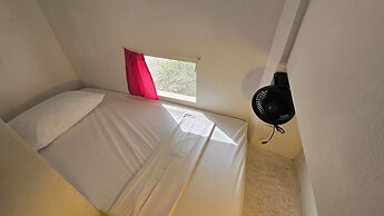 Melo Party Hostel La Barra