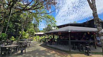 Melo Party Hostel La Barra