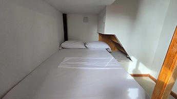 Melo Party Hostel La Barra