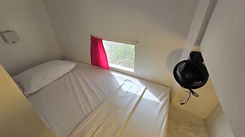 Melo Party Hostel La Barra