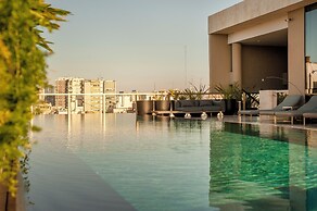 Incredible Studio Luxe Tower D902