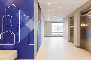 Holiday Inn Express & Suites Clarksville North by IHG