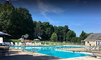 King beds Hot Tub Arcade Luxury Showers