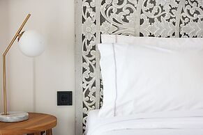 Artemis Apollonas Villa