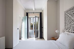 Artemis Apollonas Villa