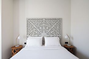 Artemis Apollonas Villa