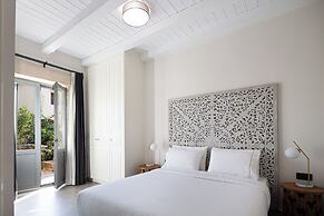 Artemis Apollonas Villa