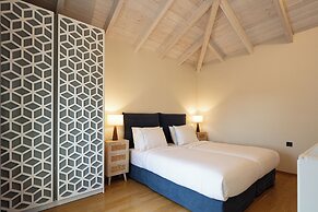 Artemis Apollonas Villa