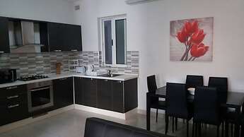 University Heights 2-bedroom Cosy Apartment