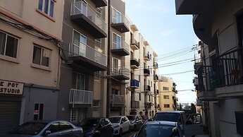 University Heights 2-bedroom Cosy Apartment