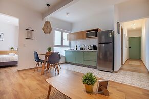 Bright & sweet unit in middle Polanco