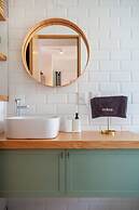 Bright & sweet unit in middle Polanco