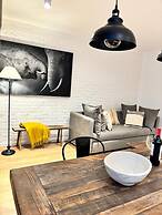 Bright & sweet unit in middle Polanco