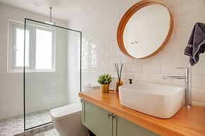 Bright & sweet unit in middle Polanco