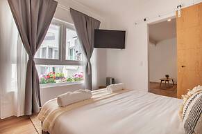 Bright & sweet unit in middle Polanco