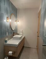 Bright & sweet unit in middle Polanco