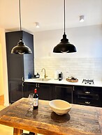 Bright & sweet unit in middle Polanco