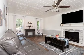 KingBed PetFriendly Washer Dryer Sleep16