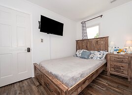 KingBed PetFriendly Washer Dryer Sleep16