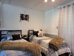 KingBed PetFriendly Washer Dryer Sleep16