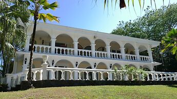 Villa Quebrada Estate