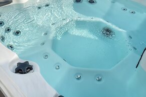 KingBed Hot Tub BBQ Games Hypoallergenic