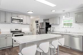 King Bed Pet Friendly BBQ Grill Peaceful