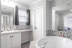 King Bed Pet Friendly BBQ Grill Peaceful