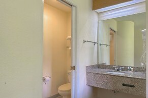 Classic Inn By OYO I- 240 Near Memphis Airport