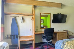 Classic Inn By OYO I- 240 Near Memphis Airport