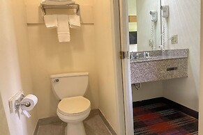 Classic Inn By OYO I- 240 Near Memphis Airport